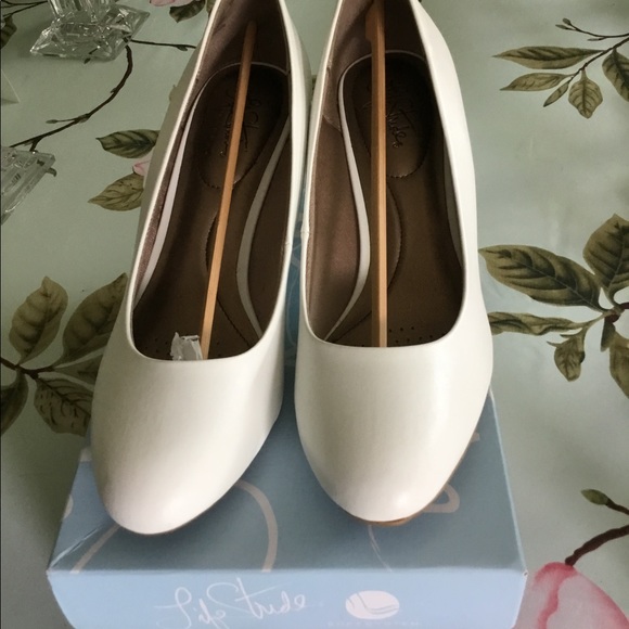 Life Stride Soft System White Dress Shoes 10W - Picture 5 of 6